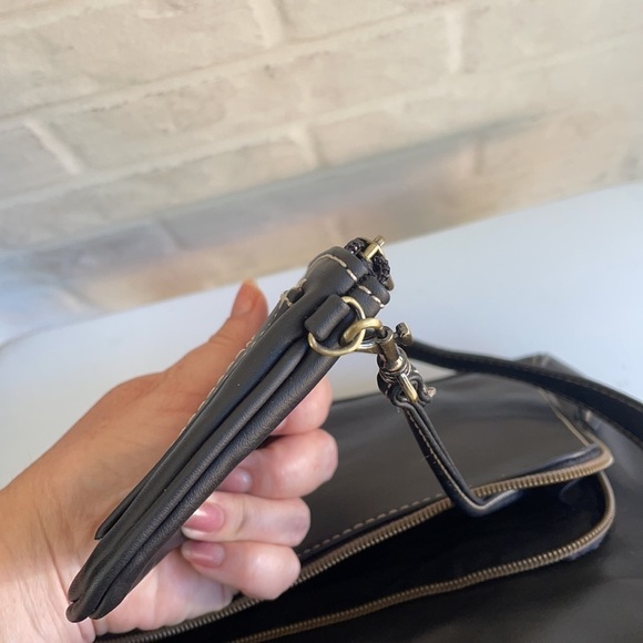 Giani Bernini Leather Bag & Detachable Wallet - Picture 10 of 16